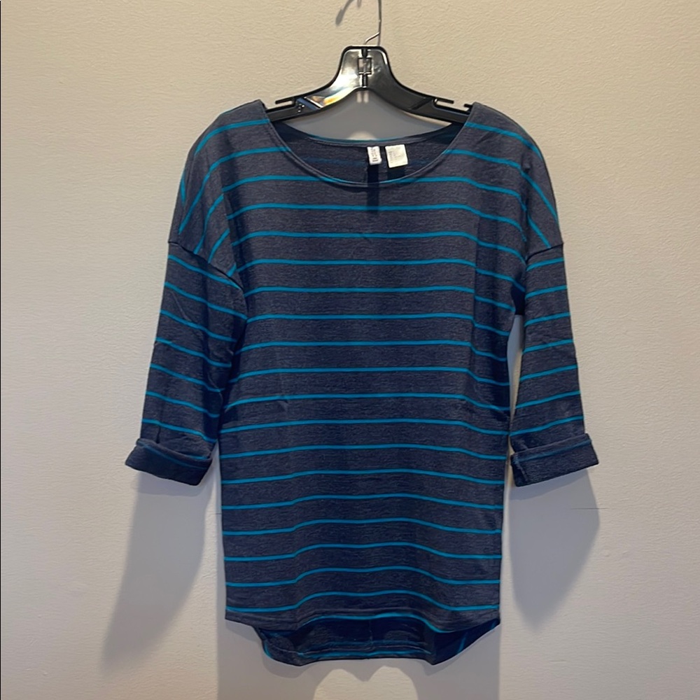 H&M Basic Blue and Gray Striped Top